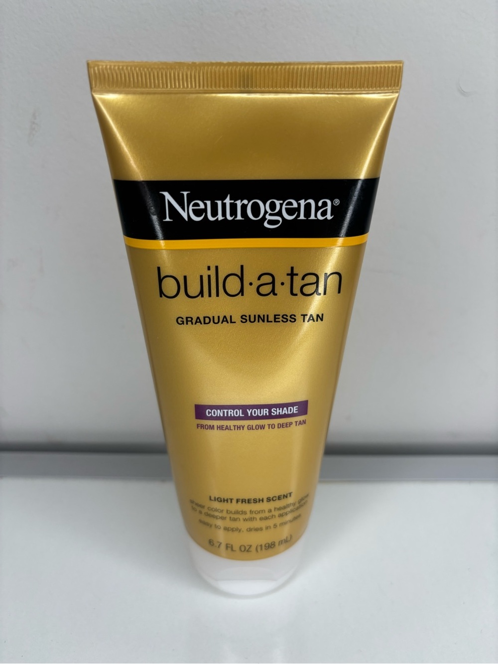 Neutrogena Build·a·Tan Gradual Sunless Tan - Gold Discontinued